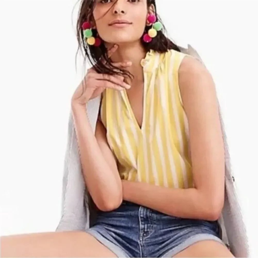 J.โCrew ruffle neck top in wide-stripe cotton poplin. Sizeโ2.